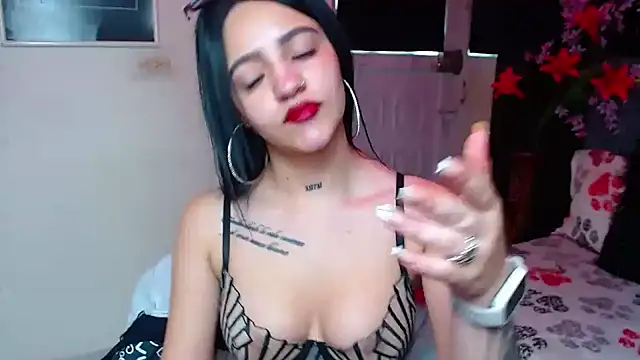 Violettasquirt online show from December 2025 01:39:02 PM