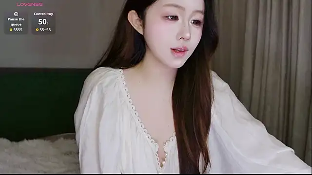 Hazel-11 online show from January 2026 02:20:02 PM