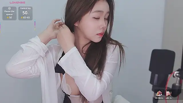 Hazel-11 online show from February 2025 12:36:02 PM