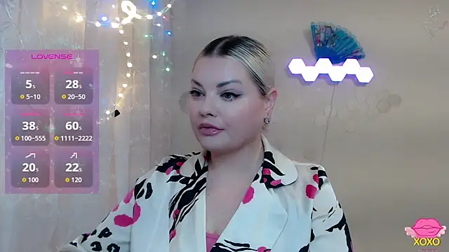 JewellKiss7 online show from February 2026 01:22:01 PM