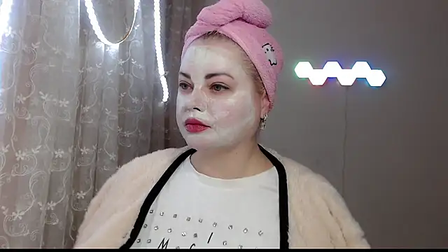 Snapshot of JewellKiss7 chatting on December 2024 05:21:02 PM JewellKiss7 online show from December 2024 05:21:02 PM