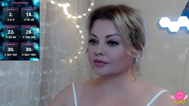 Snapshot of JewellKiss7 chatting on May 2026 04:58:01 PM JewellKiss7 online show from May 2026 04:58:01 PM