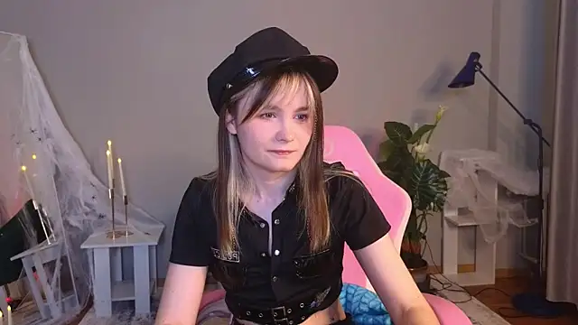 CiriRianonn online show from October 2025 04:35:01 AM