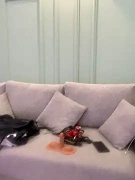 josefcataln online show from October 2025 05:36:01 PM