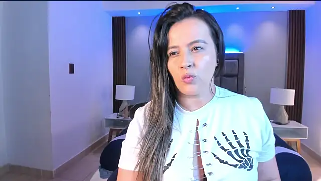 Snapshot of Susann_Ross chatting on October 2025 10:46:01 AM Susann Ross online show from October 2025 10:46:01 AM