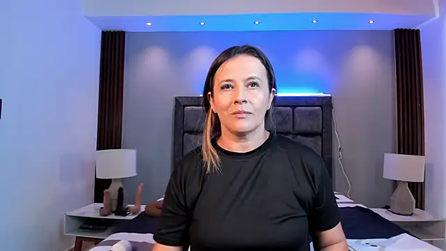 Snapshot of Susann_Ross chatting on July 2026 11:32:01 AM Susann Ross online show from July 2026 11:32:01 AM