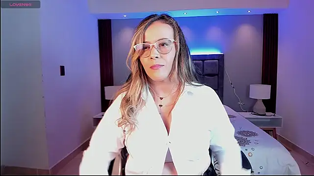 Snapshot of Susann_Ross chatting on March 2026 10:49:02 AM Susann Ross online show from March 2026 10:49:02 AM