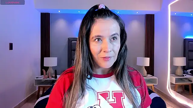 Snapshot of Susann_Ross chatting on November 2025 10:53:01 AM Susann Ross online show from November 2025 10:53:01 AM