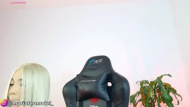 Mariafer05 online show from February 2026 05:01:01 PM