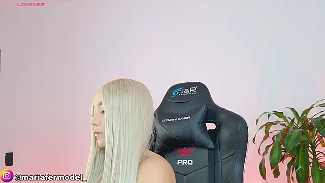 Mariafer05 online show from March 2026 02:07:01 PM