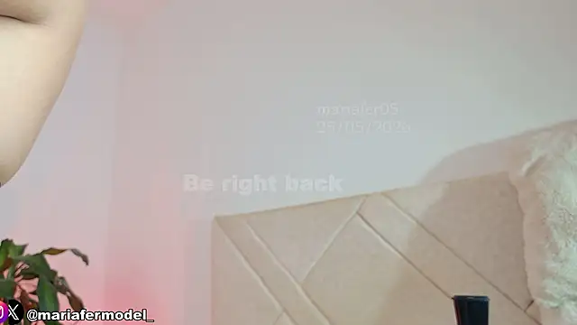 Mariafer05 online show from May 2026 04:38:02 PM
