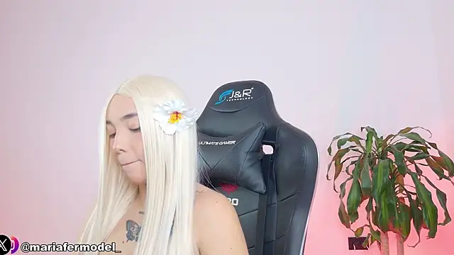 Mariafer05 online show from April 2026 04:11:02 PM