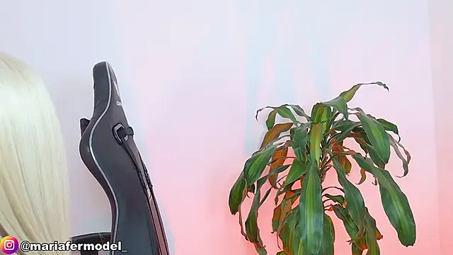 Mariafer05 online show from March 2026 04:04:02 PM