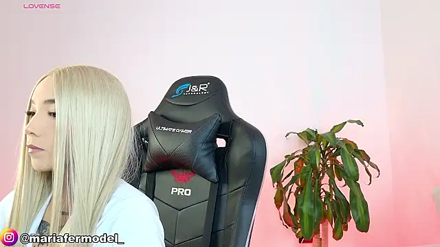 Mariafer05 online show from February 2026 01:41:02 PM