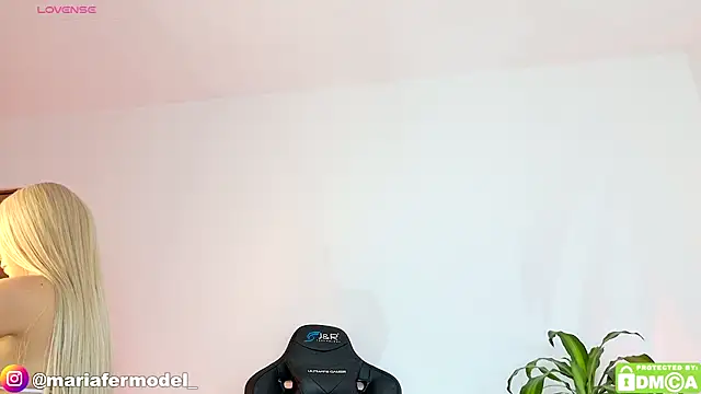 Mariafer05 online show from November 2025 01:04:01 PM