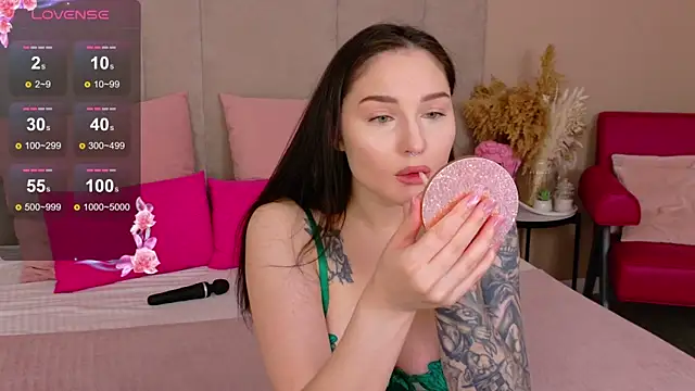 RoxiLester online show from September 2025 05:08:02 AM