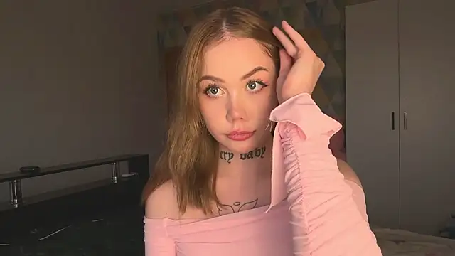 Snapshot of hanna_cry_baby chatting on September 2025 03:41:02 PM hanna cry baby online show from September 2025 03:41:02 PM