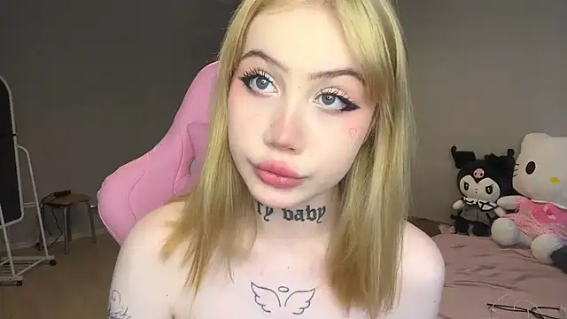 Snapshot of hanna_cry_baby chatting on March 2025 12:55:02 PM hanna cry baby online show from March 2025 12:55:02 PM