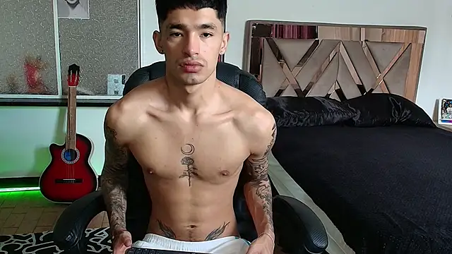 Snapshot of Damon__333 chatting on November 2025 07:51:01 PM Damon 333 online show from November 2025 07:51:01 PM