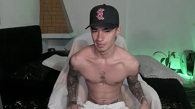 Snapshot of Damon__333 chatting on July 2026 12:23:02 AM Damon 333 online show from July 2026 12:23:02 AM