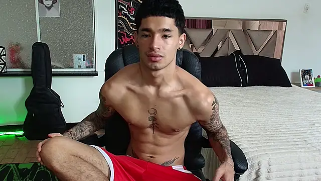 Snapshot of Damon__333 chatting on October 2025 08:09:02 PM Damon 333 online show from October 2025 08:09:02 PM