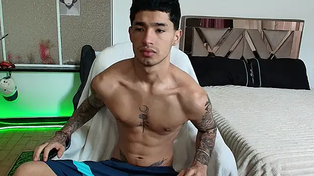 Snapshot of Damon__333 chatting on October 2025 05:45:02 PM Damon 333 online show from October 2025 05:45:02 PM