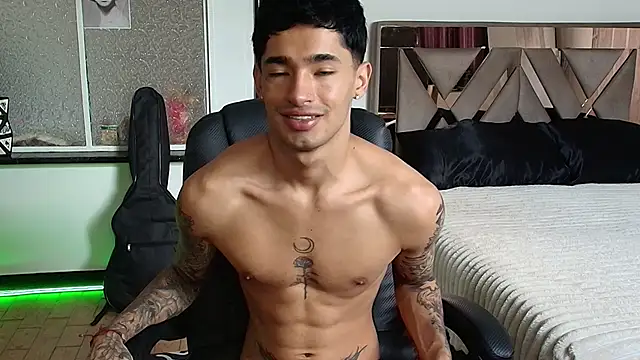 Snapshot of Damon__333 chatting on September 2025 06:58:02 PM Damon 333 online show from September 2025 06:58:02 PM