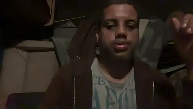 Snapshot of AbsolutMouuah chatting on October 2025 09:16:01 PM AbsolutMouuah online show from October 2025 09:16:01 PM