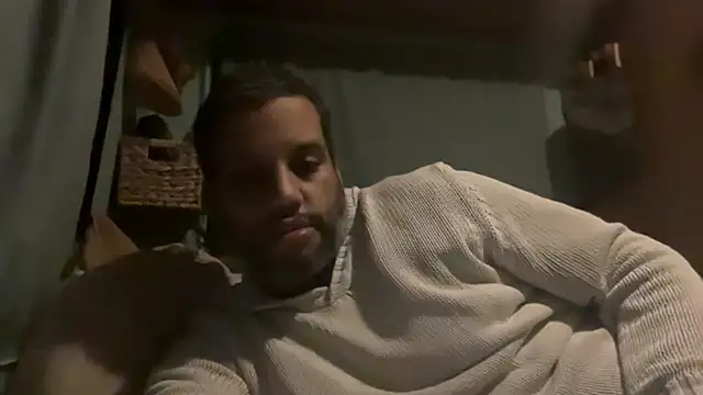 Snapshot of AbsolutMouuah chatting on October 2025 10:00:01 PM AbsolutMouuah online show from October 2025 10:00:01 PM