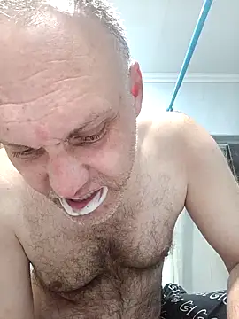 Pineapple04 online show from May 2026 05:07:01 AM
