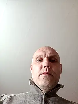 Pineapple04 online show from April 2026 11:39:01 AM