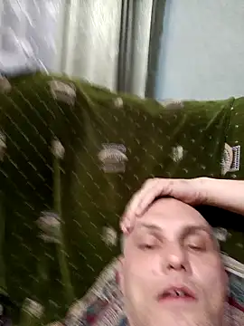 Snapshot of Pineapple04 chatting on November 2025 07:29:02 PM Pineapple04 online show from November 2025 07:29:02 PM