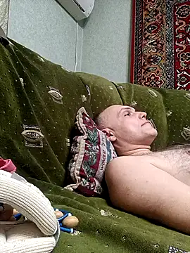 Snapshot of Pineapple04 chatting on December 2025 06:35:02 PM Pineapple04 online show from December 2025 06:35:02 PM