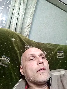 Pineapple04 online show from April 2026 06:10:01 PM
