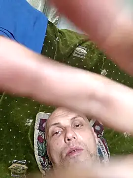 Snapshot of Pineapple04 chatting on October 2025 06:53:02 PM Pineapple04 online show from October 2025 06:53:02 PM