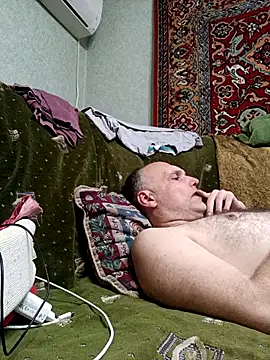 Pineapple04 online show from May 2026 06:50:01 PM