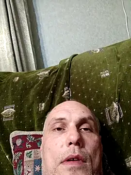 Snapshot of Pineapple04 chatting on November 2025 06:30:02 PM Pineapple04 online show from November 2025 06:30:02 PM