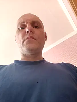 Pineapple04 online show from April 2026 05:19:01 AM