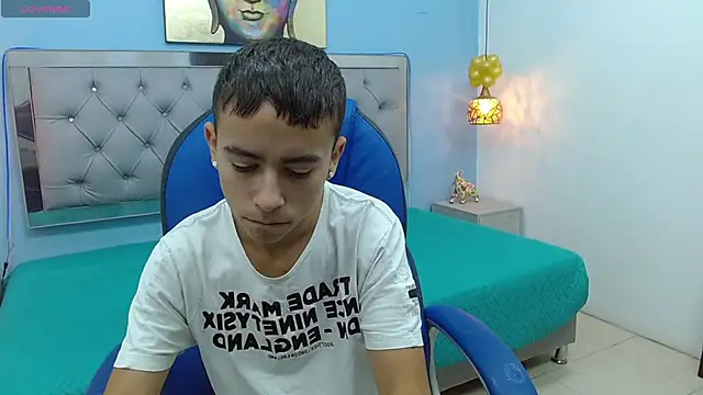 Snapshot of Xavii18 chatting on January 2025 12:16:01 PM Xavii18 online show from January 2025 12:16:01 PM