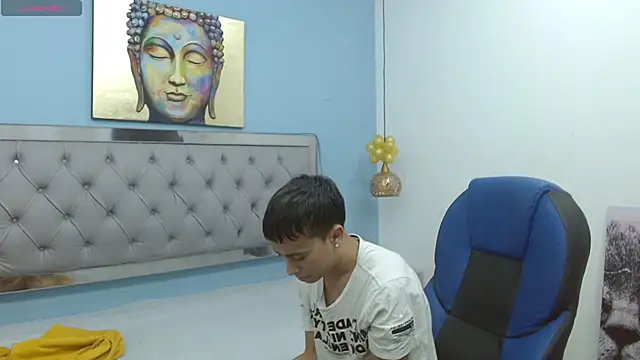 Snapshot of Xavii18 chatting on January 2025 06:35:01 PM Xavii18 online show from January 2025 06:35:01 PM