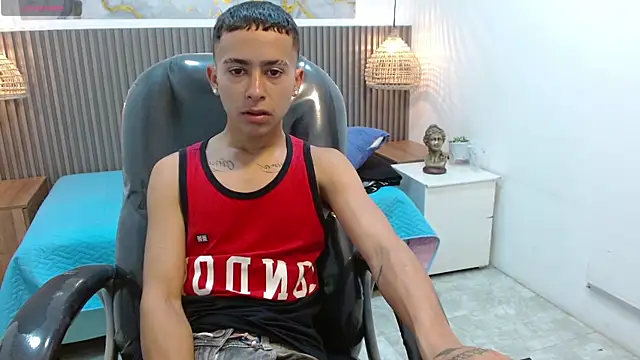 Snapshot of Xavii18 chatting on November 2025 02:07:02 PM Xavii18 online show from November 2025 02:07:02 PM