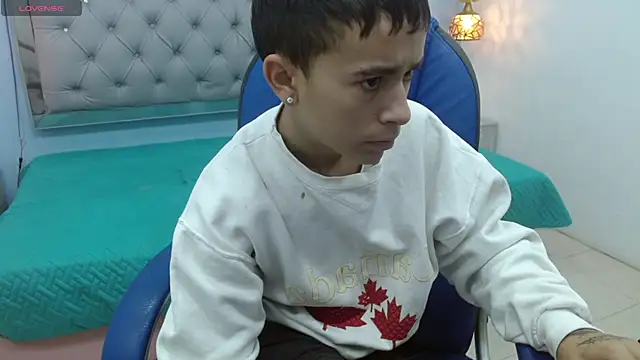 Snapshot of Xavii18 chatting on January 2025 12:40:02 PM Xavii18 online show from January 2025 12:40:02 PM