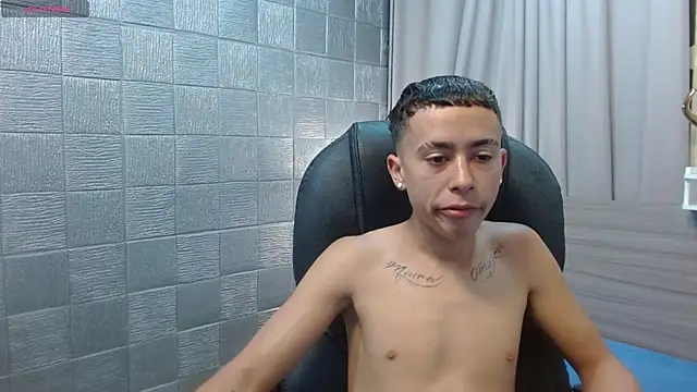 Snapshot of Xavii18 chatting on November 2025 12:26:01 PM Xavii18 online show from November 2025 12:26:01 PM