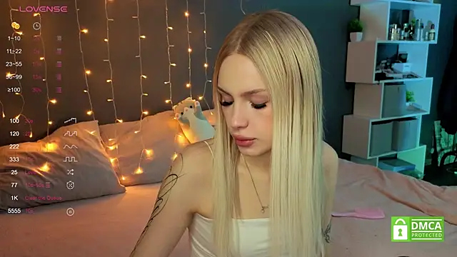 Snapshot of aneta_alisha chatting on October 2025 12:38:02 PM aneta alisha online show from October 2025 12:38:02 PM
