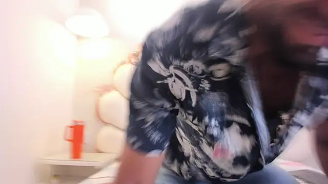 Ethan  Walker online show from December 2025 07:39:02 PM