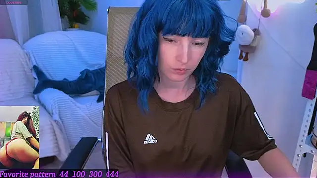 Toxic Ellies online show from July 2026 01:54:01 PM