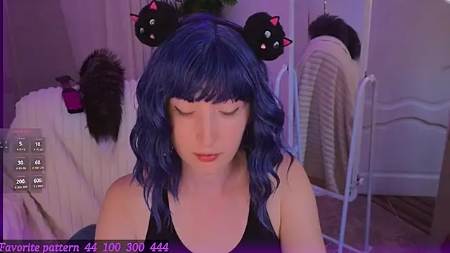 Toxic Ellies online show from June 2026 07:28:02 AM