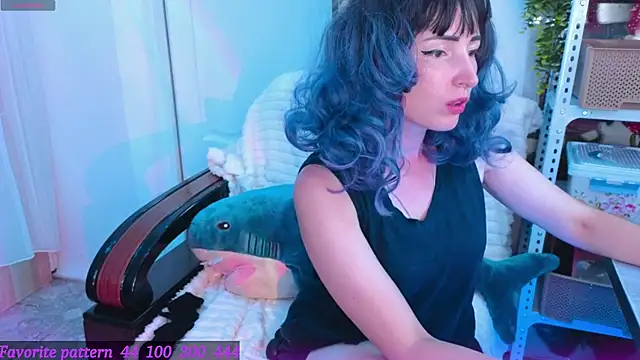 Toxic Ellies online show from June 2026 03:01:01 PM