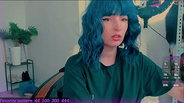 Toxic Ellies online show from May 2026 10:24:01 AM