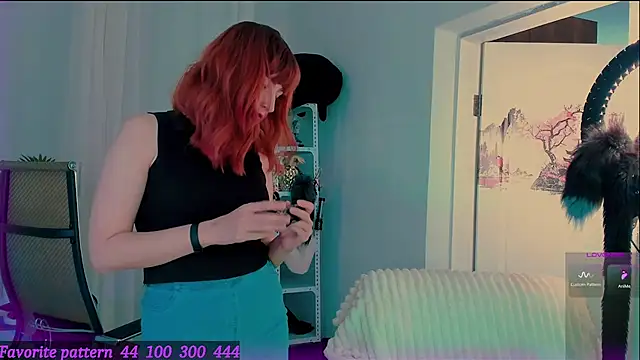 Toxic Ellies online show from May 2026 02:06:02 PM